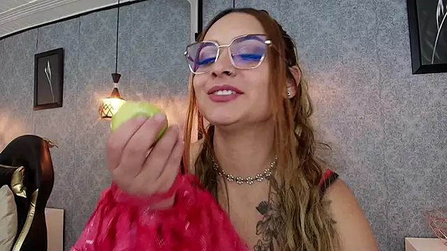 Emiily W online show from 09/10/25, 12:04