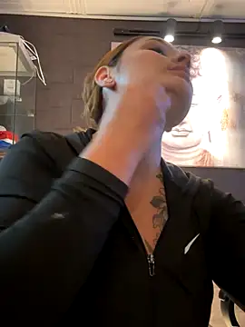 Snapshot of Emiily_W chatting on 11/05/25, 08:12 Emiily W online show from 11/05/25, 08:12