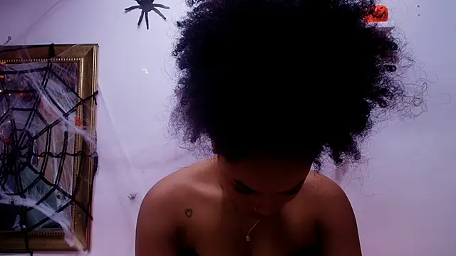 Snapshot of naia_blessed chatting on 10/18/25, 07:16 naia blessed online show from 10/18/25, 07:16