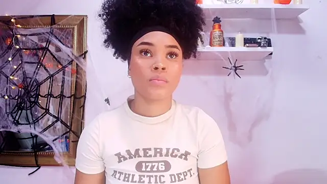 Snapshot of naia_blessed chatting on 10/15/25, 07:11 naia blessed online show from 10/15/25, 07:11