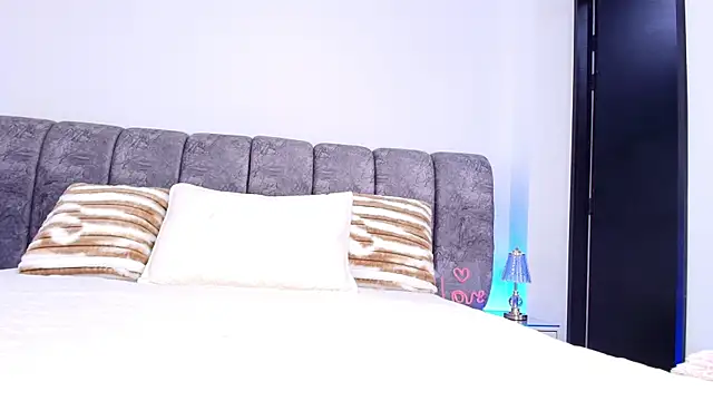 naia blessed online show from 11/21/25, 07:13