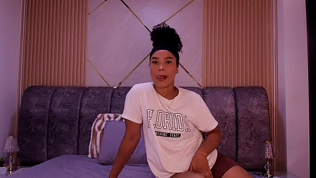 naia blessed online show from 04/12/26, 07:17