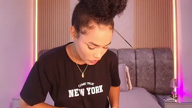 naia blessed online show from 04/07/26, 07:15