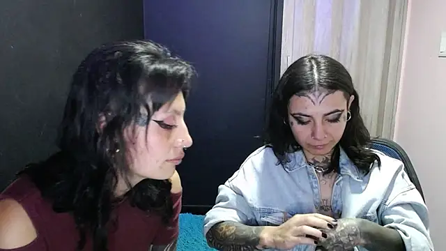 Snapshot of _onthary_6 chatting on 11/26/25, 01:00 onthary 6 online show from 11/26/25, 01:00