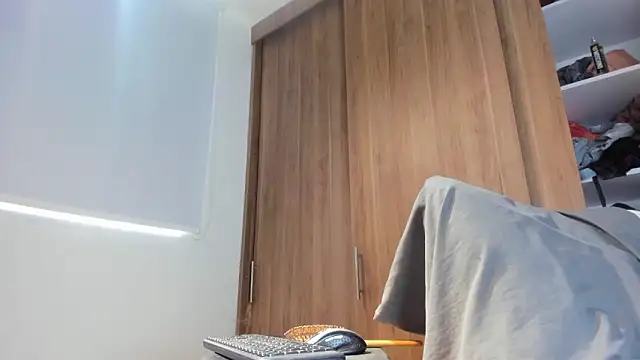 Snapshot of my_lovely_mia chatting on 11/12/25, 07:18 my lovely mia online show from 11/12/25, 07:18