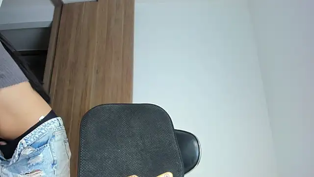 Snapshot of my_lovely_mia chatting on 09/17/25, 04:47 my lovely mia online show from 09/17/25, 04:47