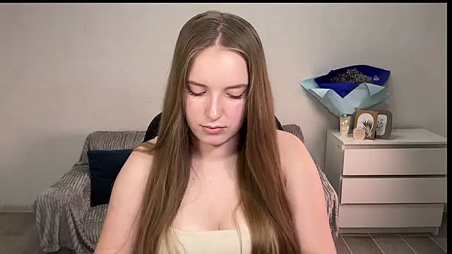 EvaMaddison online show from 09/13/25, 07:03