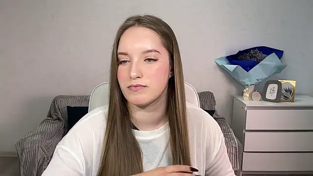 EvaMaddison online show from 09/25/25, 08:20