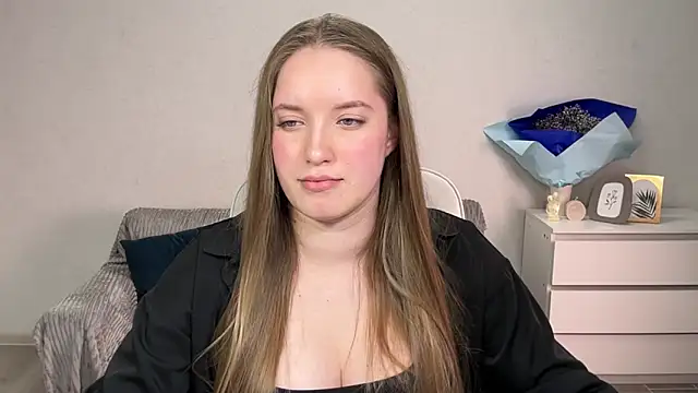 EvaMaddison online show from 09/19/25, 06:12