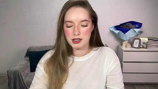 EvaMaddison online show from 11/14/25, 06:22