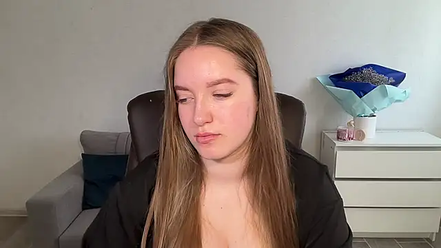 EvaMaddison online show from 05/19/26, 06:31