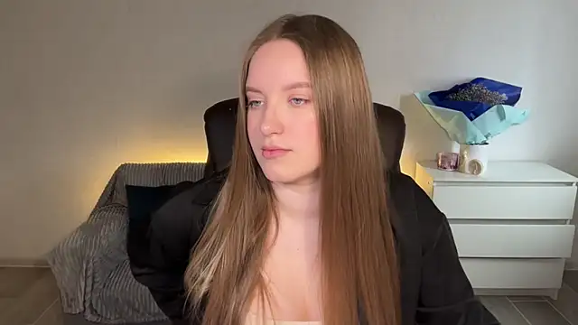 EvaMaddison online show from 04/05/26, 05:03