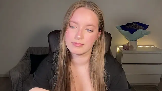 EvaMaddison online show from 05/13/26, 08:27