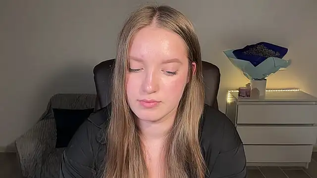 EvaMaddison online show from 05/14/26, 08:28