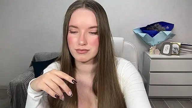 EvaMaddison online show from 11/16/25, 06:01