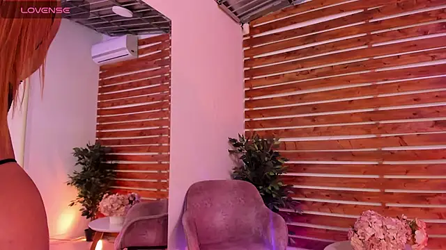 Snapshot of _MeganRain chatting on 09/11/25, 08:47 MeganRain online show from 09/11/25, 08:47