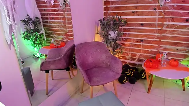 Snapshot of _MeganRain chatting on 10/23/25, 06:56 MeganRain online show from 10/23/25, 06:56