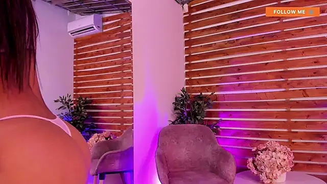 Snapshot of _MeganRain chatting on 11/05/25, 09:23 MeganRain online show from 11/05/25, 09:23