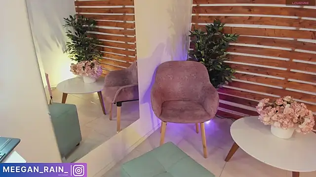 Snapshot of _MeganRain chatting on 03/05/25, 08:10 MeganRain online show from 03/05/25, 08:10