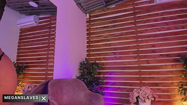 Snapshot of _MeganRain chatting on 11/18/25, 08:50 MeganRain online show from 11/18/25, 08:50