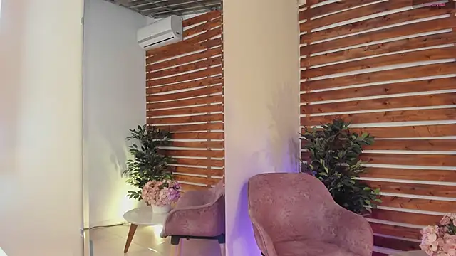 Snapshot of _MeganRain chatting on 03/06/25, 04:08 MeganRain online show from 03/06/25, 04:08