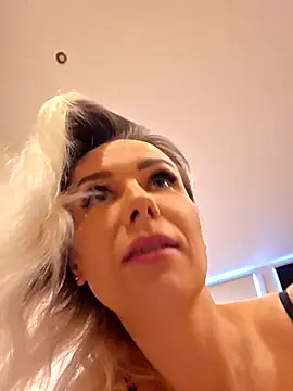 AureliaDoux online show from 04/15/26, 02:32