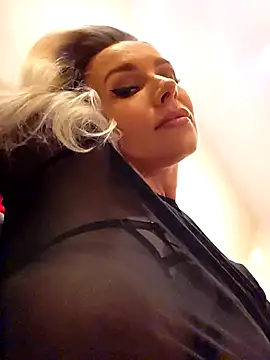 AureliaDoux online show from 02/25/26, 04:29