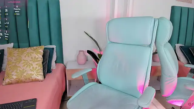 amy-thomson1 online show from 12/03/25, 03:51