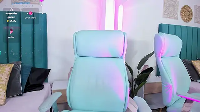 amy-thomson1 online show from 04/05/26, 12:56