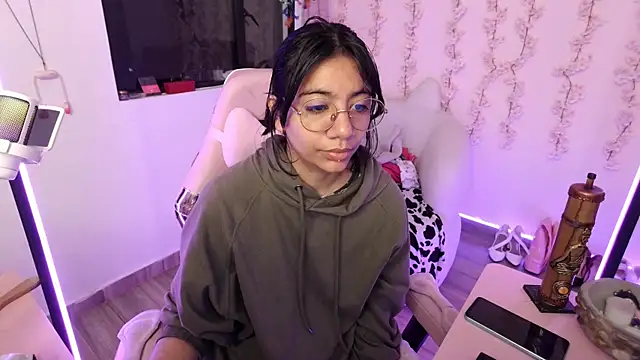 Nami usagi online show from 01/13/26, 03:05