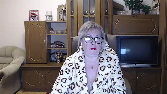 Kallliina online show from 12/15/25, 05:08