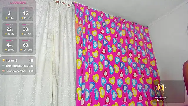 Snapshot of caroline_tovar chatting on 02/15/25, 10:00 caroline tovar online show from 02/15/25, 10:00