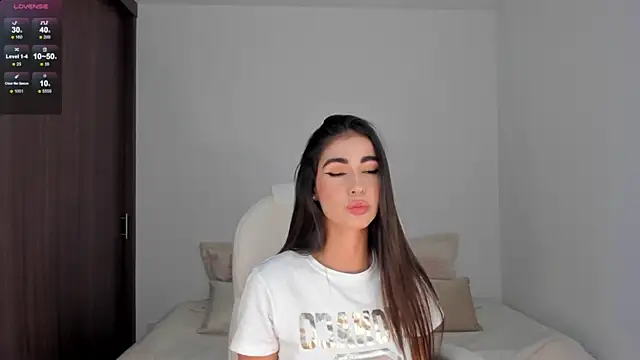 RebeccaBaxter online show from 01/28/25, 12:05