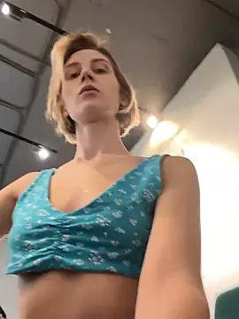 Snapshot of Feral_berry_8133 chatting on 12/27/24, 06:03 Feral berry 8133 online show from 12/27/24, 06:03