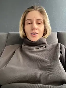 Snapshot of Feral_berry_8133 chatting on 12/21/24, 10:39 Feral berry 8133 online show from 12/21/24, 10:39