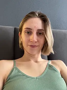 Snapshot of Feral_berry_8133 chatting on 02/02/25, 12:13 Feral berry 8133 online show from 02/02/25, 12:13