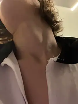 Snapshot of Feral_berry_8133 chatting on 02/19/25, 07:48 Feral berry 8133 online show from 02/19/25, 07:48