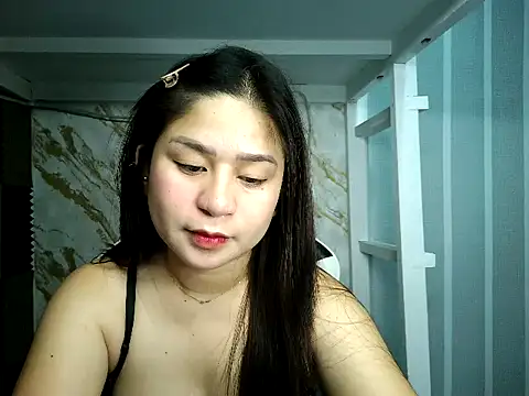 Snapshot of Mia_2022 chatting on 09/27/25, 02:23 Mia 2022 online show from 09/27/25, 02:23
