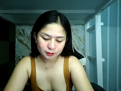 Snapshot of Mia_2022 chatting on 10/06/25, 05:24 Mia 2022 online show from 10/06/25, 05:24