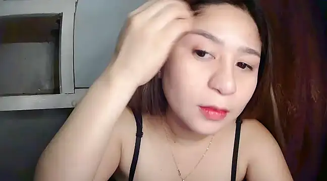 Snapshot of Mia_2022 chatting on 03/18/25, 02:28 Mia 2022 online show from 03/18/25, 02:28