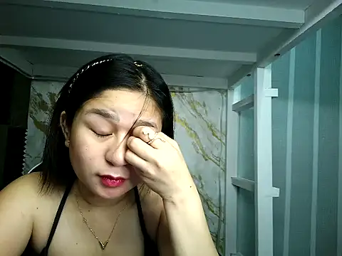 Snapshot of Mia_2022 chatting on 10/19/25, 08:06 Mia 2022 online show from 10/19/25, 08:06