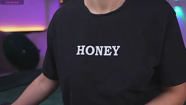 Snapshot of Lorettelorena chatting on 11/10/25, 08:03 Lorettelorena online show from 11/10/25, 08:03