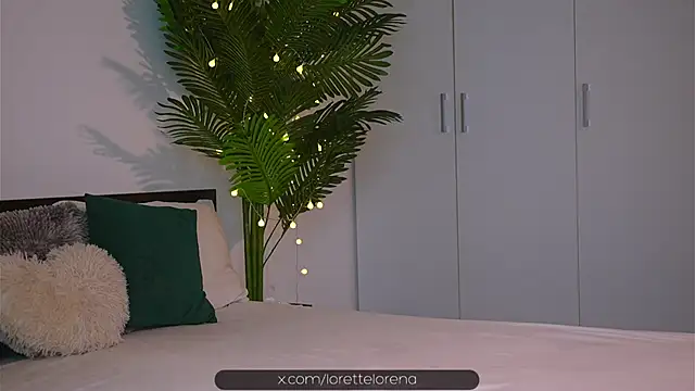 Snapshot of Lorettelorena chatting on 10/12/25, 06:37 Lorettelorena online show from 10/12/25, 06:37