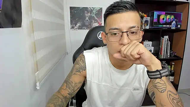 Snapshot of SIXXTOLOVE18 chatting on 03/04/25, 08:49 SIXXTOLOVE18 online show from 03/04/25, 08:49