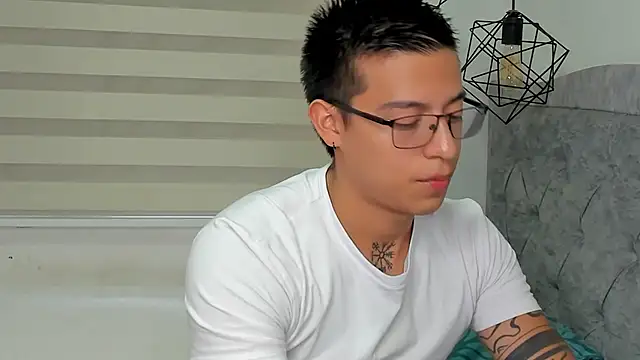 SIXXTOLOVE18 online show from 02/11/26, 03:01