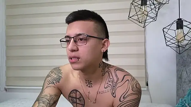 SIXXTOLOVE18 online show from 03/28/26, 10:22