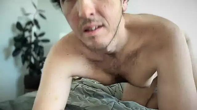 Snapshot of pixxxie_bottomz chatting on 12/02/24, 04:37 pixxxie bottomz online show from 12/02/24, 04:37