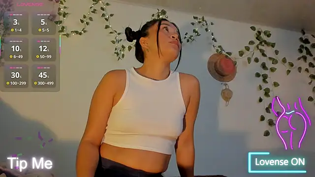 bonie lov online show from 04/15/26, 10:21