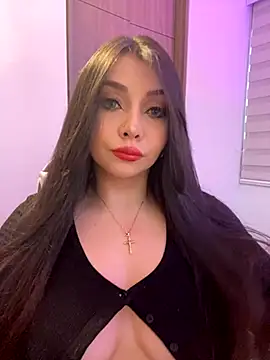 KateLatorre online show from 12/04/25, 09:36