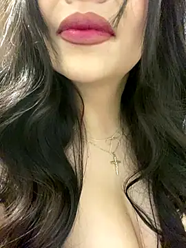 Snapshot of KateLatorre chatting on 09/09/25, 09:13 KateLatorre online show from 09/09/25, 09:13